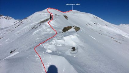 la cresta che si segue per raggiungere l'anticima (1-1-2011)