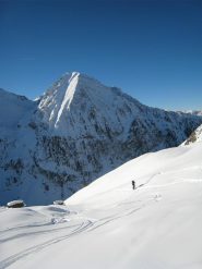 Il Piutre sullo sfondo