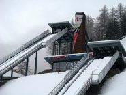 ...i due enormi ed ormai inutilizzati trampolini HS140 e HS106...