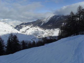 il rientro a Pont Serrand,sullo sfondo La Thuile
