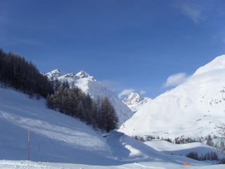 panorama con al centro la Trelatete ed il petit M. Blanc