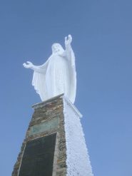 Madonna brinata in vetta