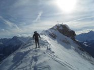 in discesa  sulla cresta esposta