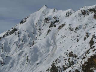 Zoom su Verzel e valanga caduta fra le 11 e le 12 di oggi