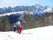 uscendo dalla faggeta il panorama spazia vs l'antoroto