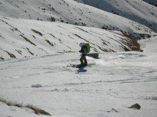 ... e si scende dall' altra parte! Pausa dopo la parte più ripida (foto di Ale)