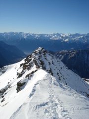 La cresta che si snoda dall'anticima del Bieteron