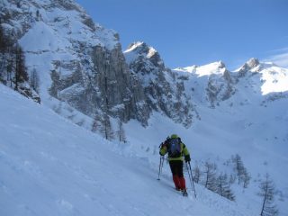 il traverso sotto le Rocche di Perabruna