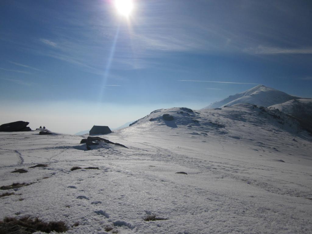 Cappella di San Bernardo vista salendo verso Cima Mares