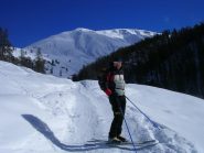 La dorsale di salita sullo sfondo