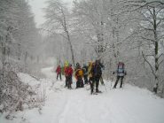Su per la strada.