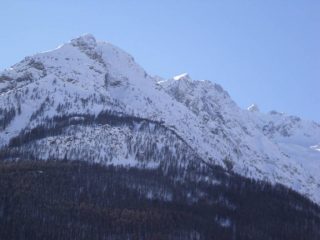canale visto dalla strada