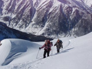 Laggiù, Prali
