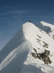 Il socio di ritorno dalla cresta finale.