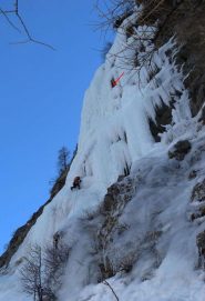il grande muro e la nicchia a dx. (consigliato)