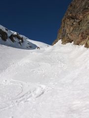 tratti di neve ottima in basso