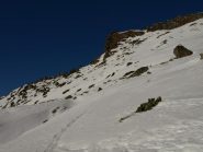 Traverso sotto Punta Palasina verso i laghi