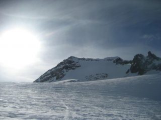 vetta raggiunta!!..., si scende..., questa volta con il sole invernale...