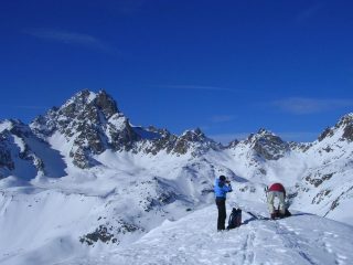 Sulla cima e a sx il Piz Kesch 