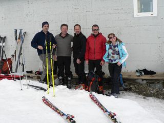 La compagnia all'arrivo.