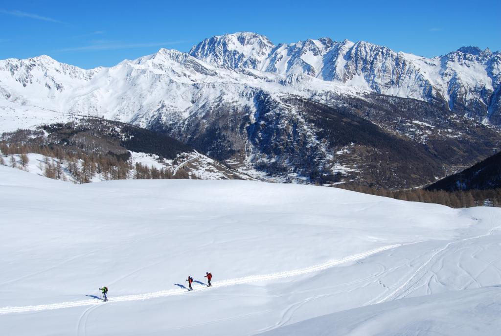 Cresta di Barasson e Mont Velan salendo