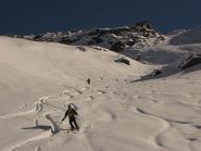 in discesa dal colle