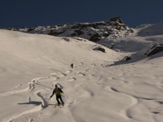 in discesa dal colle
