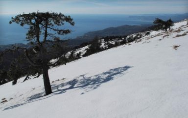Scendendo a sud con lontano Capo Noli