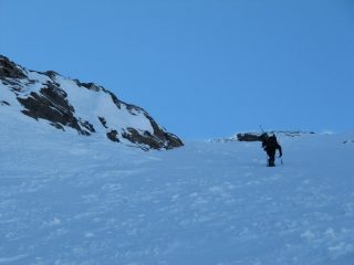 La parte alta del canalone verso i 2700 m