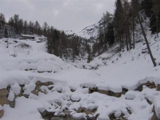 a valle della diga