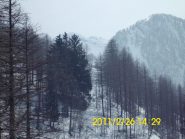 La cima vista dal parcheggio, si intuisce il lungo spostamento....