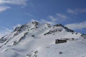 Cima Vallette dal colle Vallette con il bel pendio di discesa