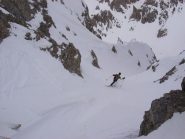 Danilo ha messo in moto la macchina da cucire Singer