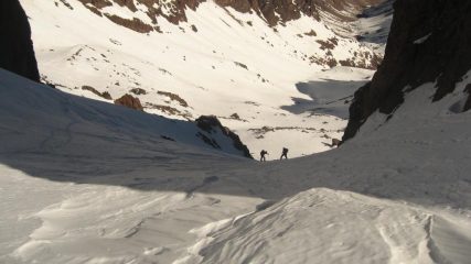 salendo il canale tra l'akioud e il Tadaft