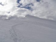 Ecco la punta, ma il cielo si chiude