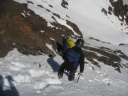 ...giù a recuperare gli sci!