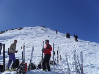 l'arrivo all'anticima dove si mettono gli sci