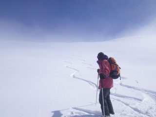 la nebbia si dissolve sulla quarta tranche