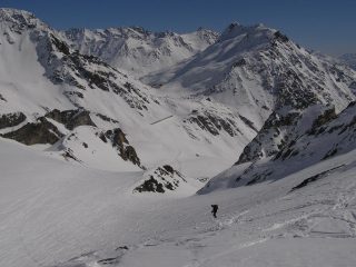 colle del gran s. bernardo sullo sfondo