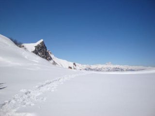 Colle dell'Ortiga, Rocca Radevil e Monviso