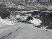 13.Il Chiot con dietro la spianata di Bergemolo e dietro ancora Demonte;in basso a destra Pra della Sala.