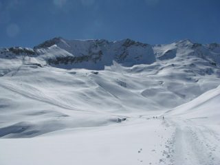 Salendo alla Cimetta Rossa