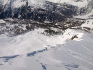 La scarpata che si costeggia salendo al Pizzo Troggi