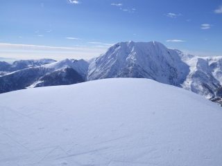 Il Civrari con a sinistra la Sourela