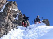 Canalino risalito alla base delle rocce