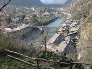 Il vecchio ponte di Hone-Bard
