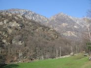 A sinistra, la Tête de Cou da Nissert