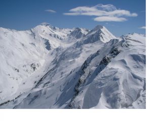 Il Vallon de Segure con il Monviso nella nuvoletta e il Gran Queyras a dx visti dal Pic du Fond de Peinin