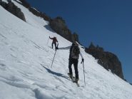 la parte alta del pendio sotto la cima