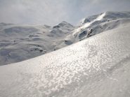 Riflessi sulla neve, sullo sfondo Bocchetta del Lupo